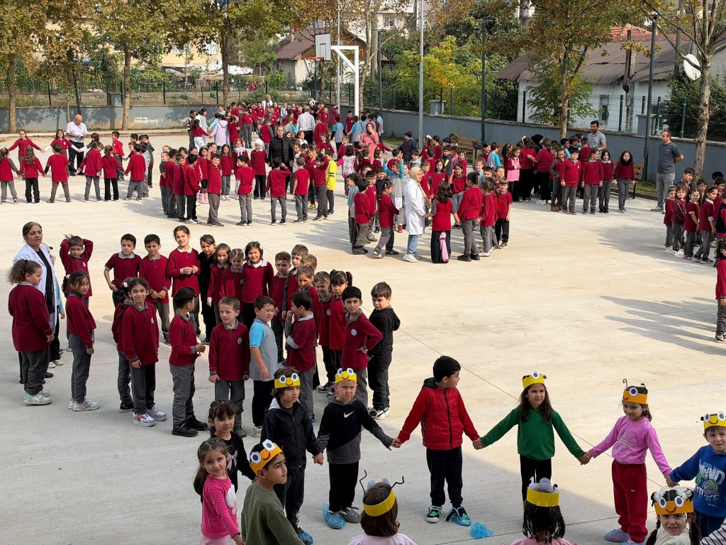 duzcede-tum-okullar-saat-1130da-tahliye-edildi-iste-nedeni-1-044652