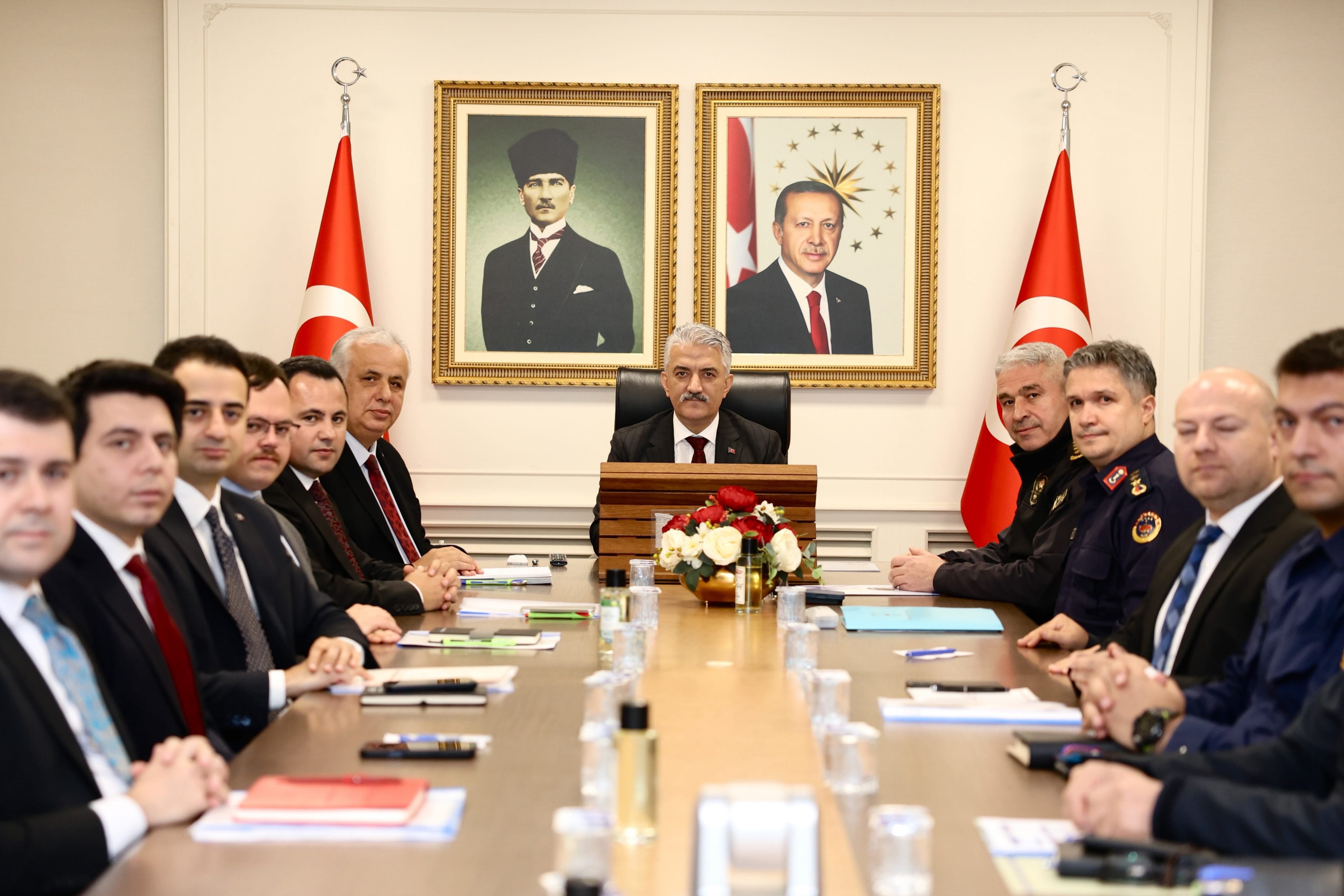 duzcenin-guvenligi-masaya-yatirildi-vali-makas-baskanliginda-toplanti-052718