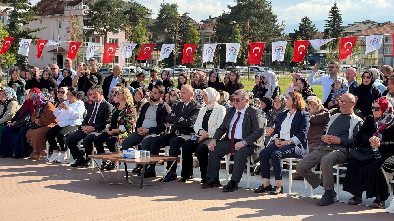 duzcede-ata-tohumu-senligi-8-cesit-tohum-ucretsiz-dagitildi-1-060220