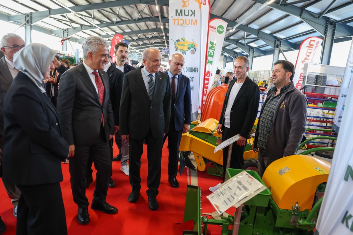 duzcenin-ilk-fuar-alaninda-60a-yakin-firma-ozluden-her-ay-fuar-hedefi-13-090431