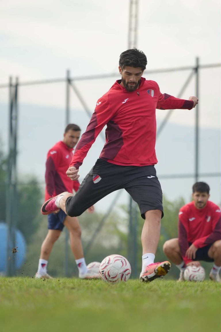 faruk-ozluden-duzcespora-destek-mesaji-sizlerden-galibiyet-bekliyoruz-7-080213