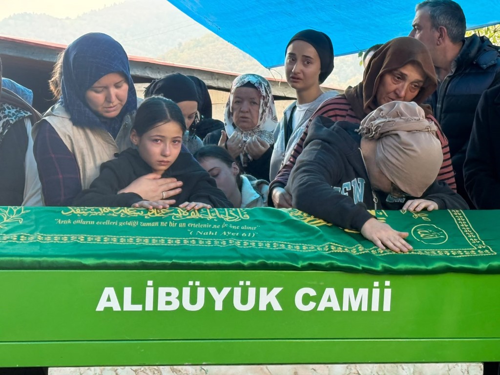 emekliydi-cocuklari-icin-madene-donmustu-recep-colakogluna-son-veda-2-113936