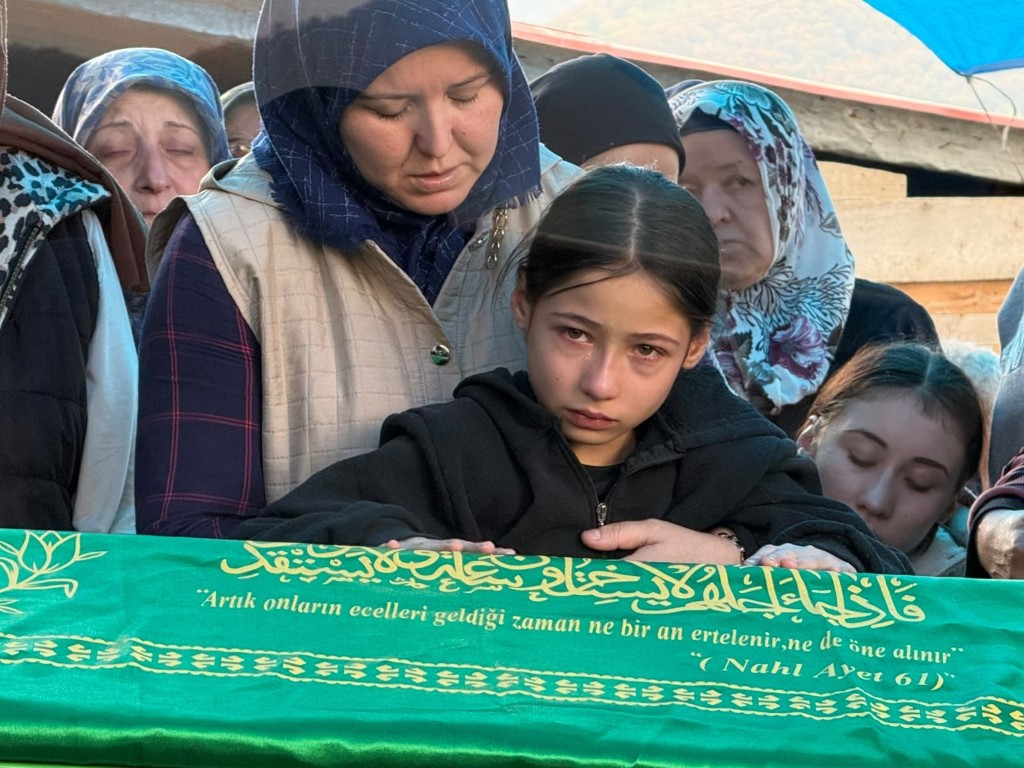 emekliydi-cocuklari-icin-madene-donmustu-recep-colakogluna-son-veda-6-113939