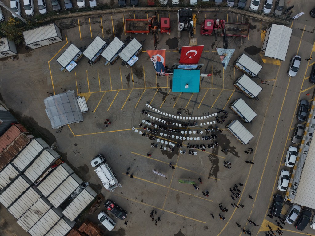 duzcede-48-ciftciye-sera-dagitildi-8-ilceye-mobil-mutfak-verildi-2-012444
