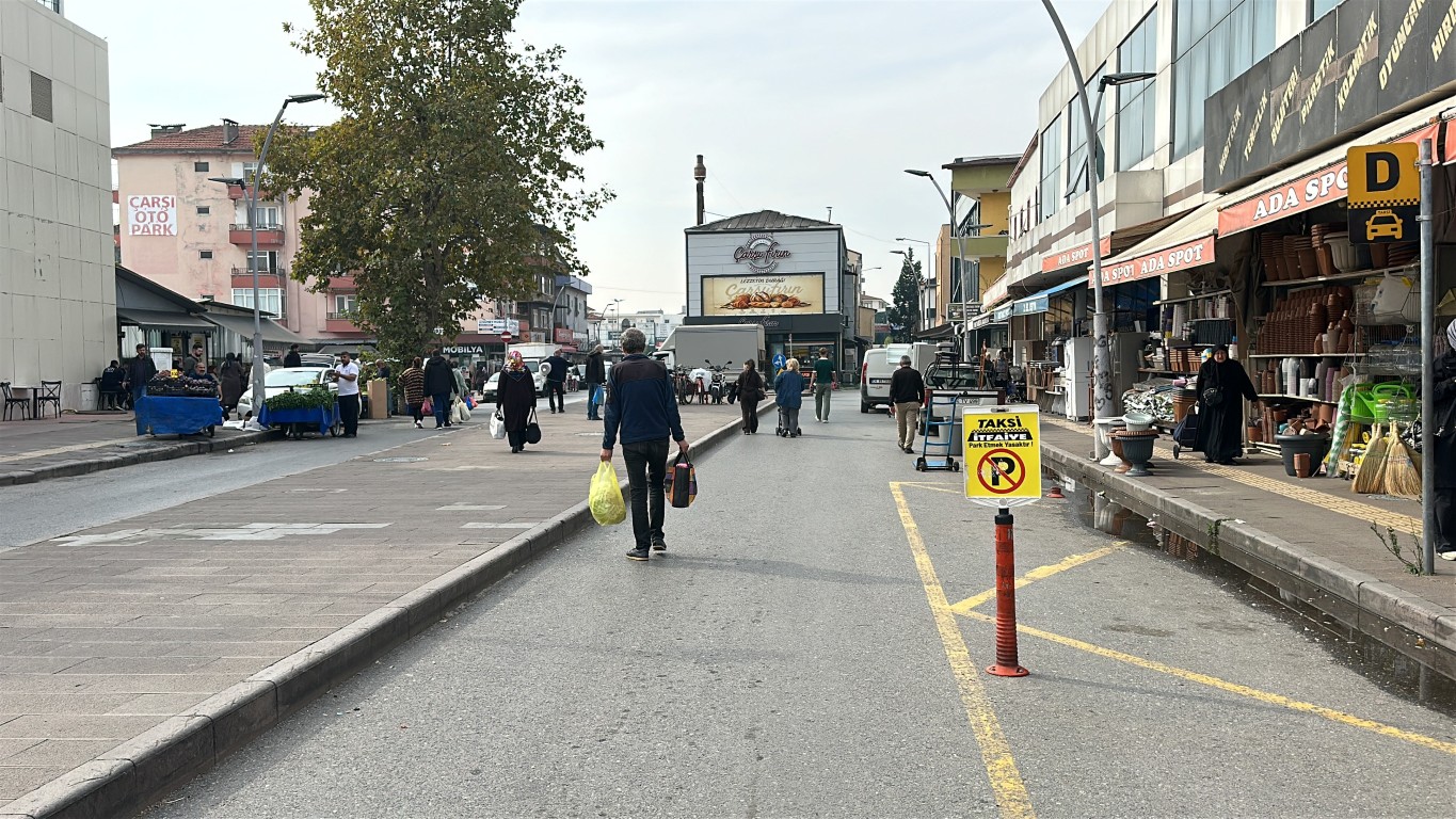 dovus-antrenoruyum-diyen-kadin-surucuyu-yumrukladi-1-120354