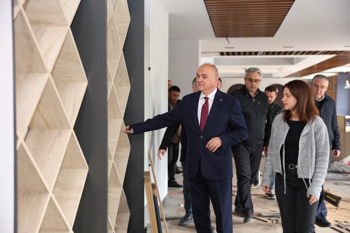 duzcenin-en-buyuk-kutuphanesi-icin-tarih-verildi-228-kisilik-zincirlikuyu-aciliyor-4-010855