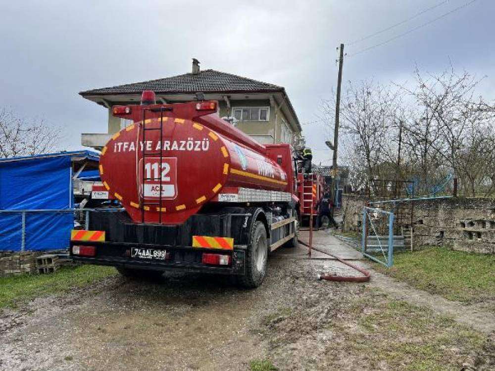 Bartın’da ahır yangını