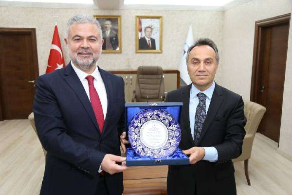 TGOÜ'de yeni Rektör Yılmaz görevi devraldı  