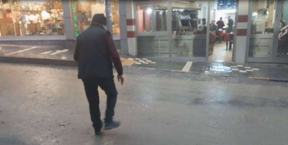 Trabzon'da sağanak; yollar göle döndü