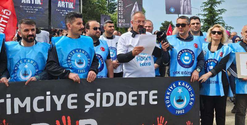TÜRK EĞİTİM SEN ÜYELERİ RİZE'DE MEYDANA İNDİLER