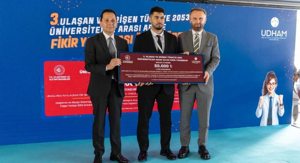 RİZE'DE BİR ÖDÜLDE RTEÜ'LÜ ÖĞRENCİDEN