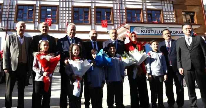 RİZE MODERN BİR OKULA DAHA KAVUŞTU