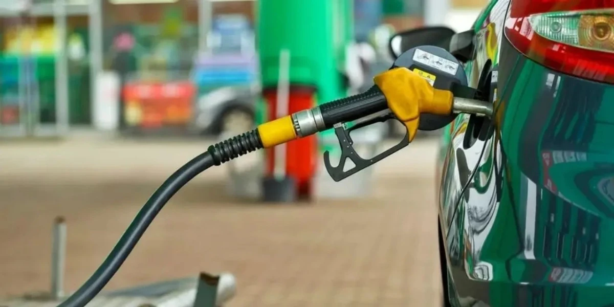 SAVAŞ PETROL  FİYATLARINI UÇURDU. RAKAMI GÖREN ŞAŞIRIYOR