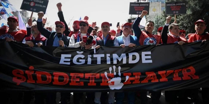 2 ÖĞRETMEN SENDİKASINDAN 3 GÜN  İŞ BIRAKMA EYLEMİ