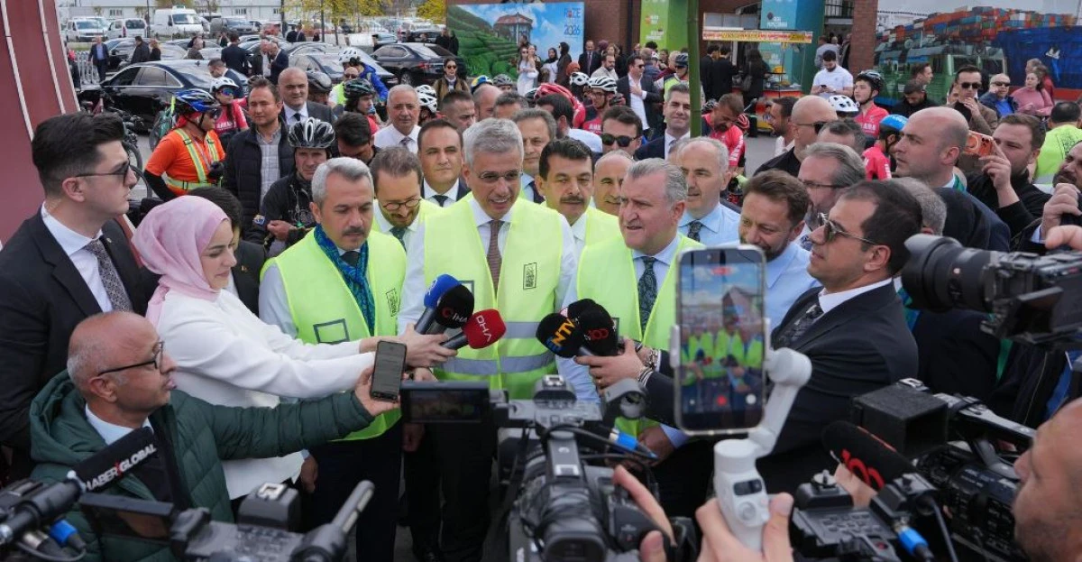 RİZELİ İK BAKANDA AÇILIŞA KATILDI.  Rize Günleri başladı