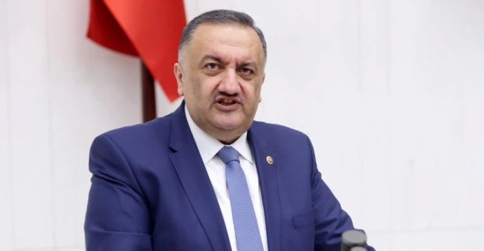 RİZELİ SAHİPSİZ BIIRAKILDI . Çay Kanunu raflarda bekliyor