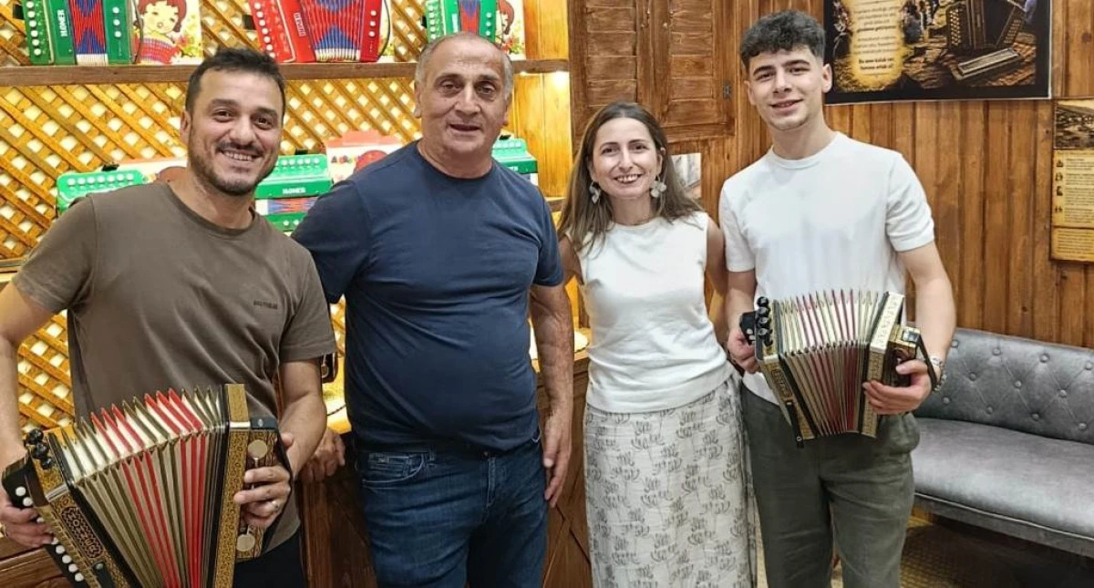 AYŞENUR KOLİVAR İLE RİZE ARMONİKASI ÜZERİNE 