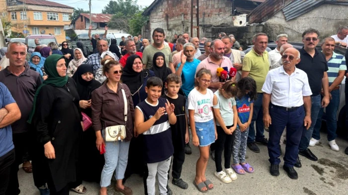 RİZE'DE MAHALLELİ  ADALET İSTEDİ