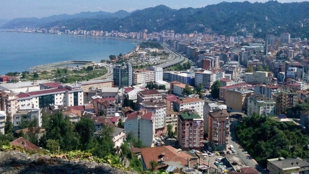 ESKİ RİZEYİ DÜŞÜNDÜM AĞLADIM