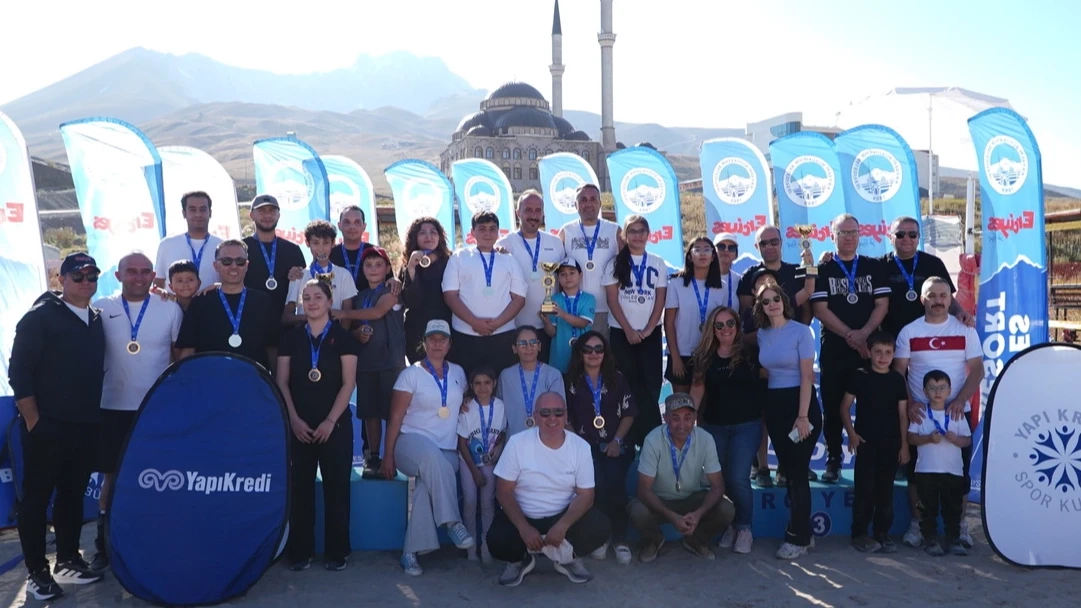 Erciyes'te plaj voleybolu turnuvası