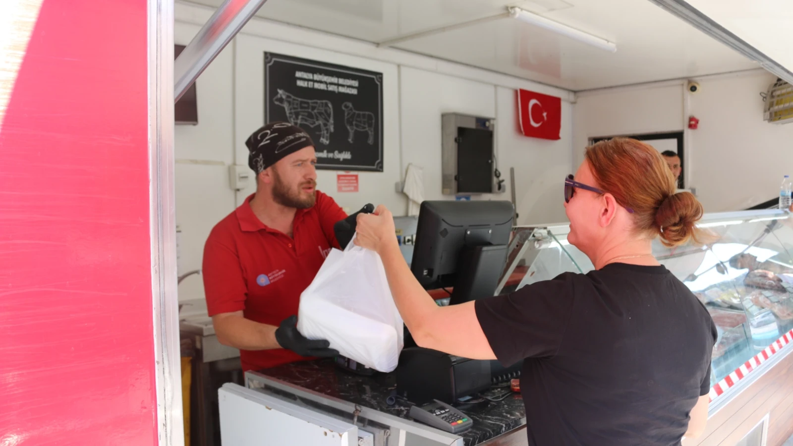 Antalya’da Halk Et Mobil Tırı ilçelerde yoğun ilgi görüyor