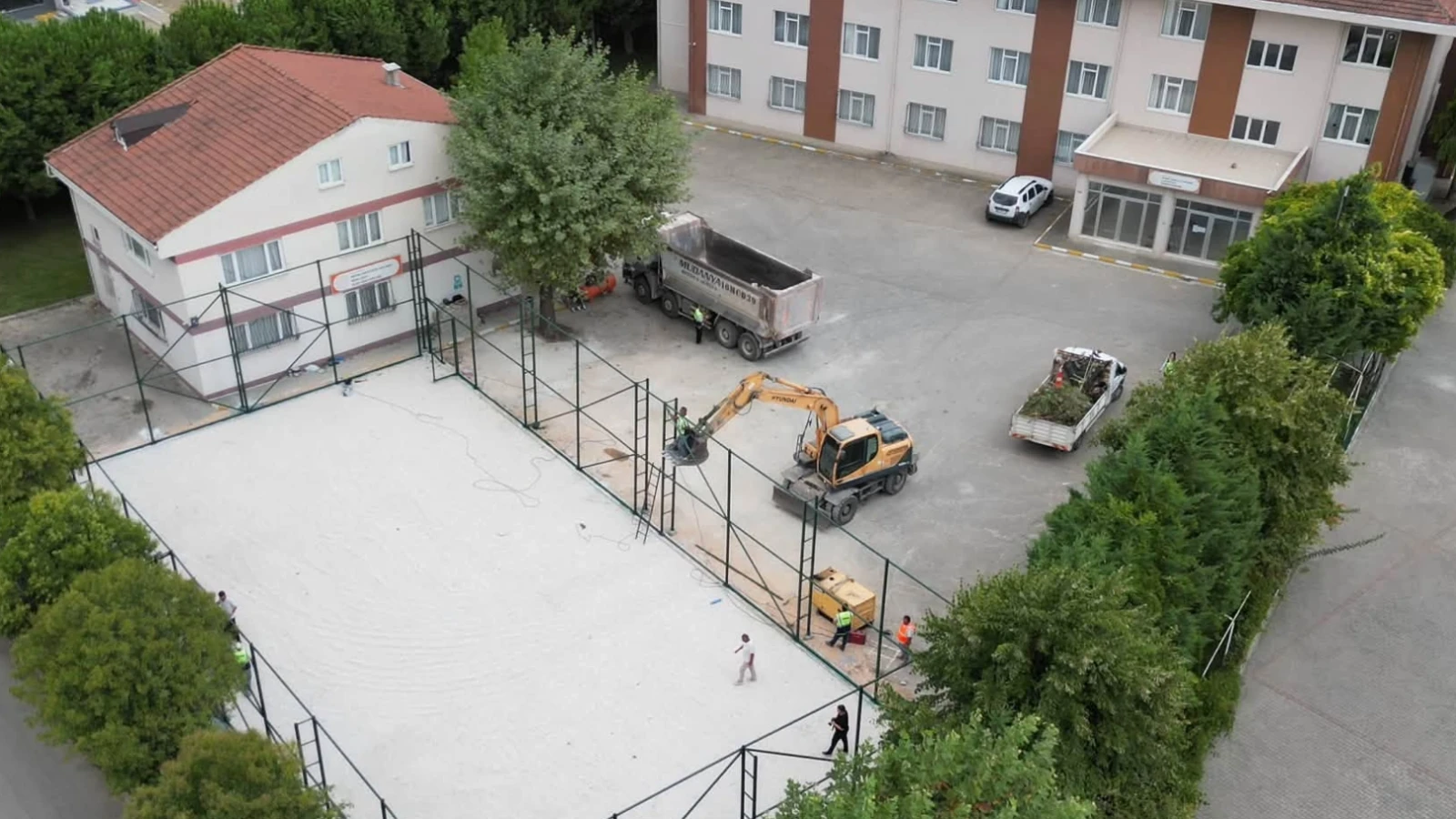 İnegöl'de Mediha Hayri Çelik Fen Lisesi’ne semt sahası