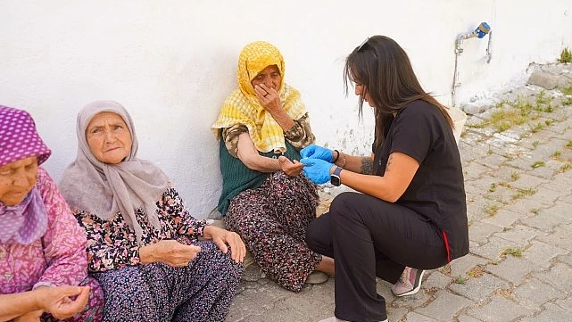 Seferihisar Belediyesi sağlık hizmetini köylere taşıyor