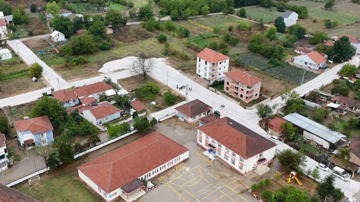 Bursa İnegöl'ün Kurşunlu Mahallesi'nde 8 sokakta sathi kaplama