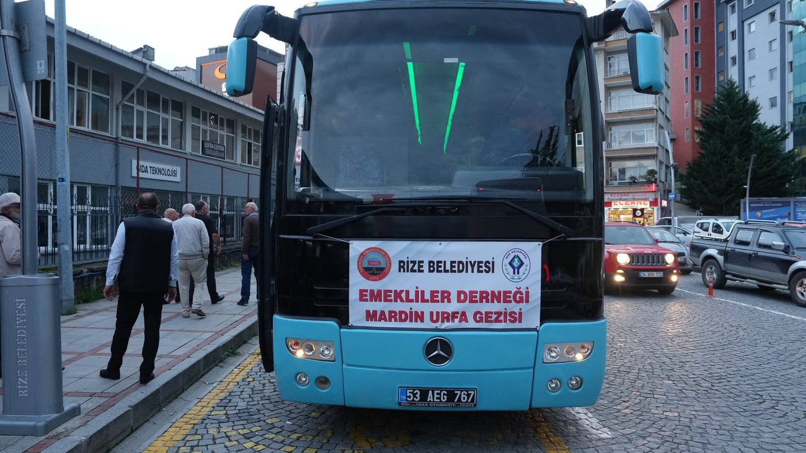 rize-belediyesi-emeklilere-gezi-092115-1