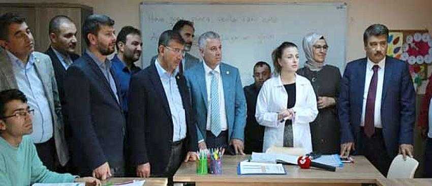 Milletvekilleri Kocaeli'deki merkeze  hayran kaldı