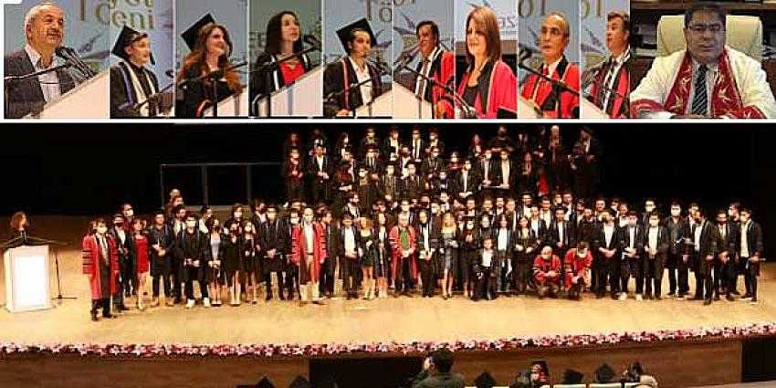 Gebze Teknik Üniversitesi Mühendislik Fakültesinde mezuniyet sevinci 