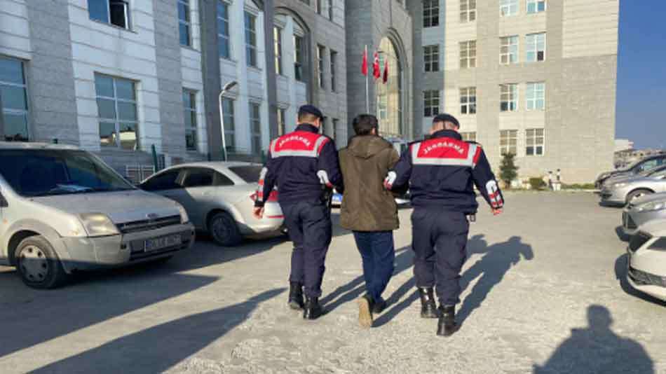 Kasten adam öldürme suçundan aranıyordu. Bakın nerede yakalandı