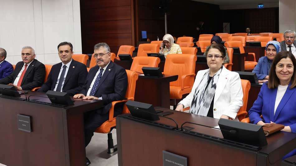 Mecliste kabul edildi. Yeni dönem başlıyor