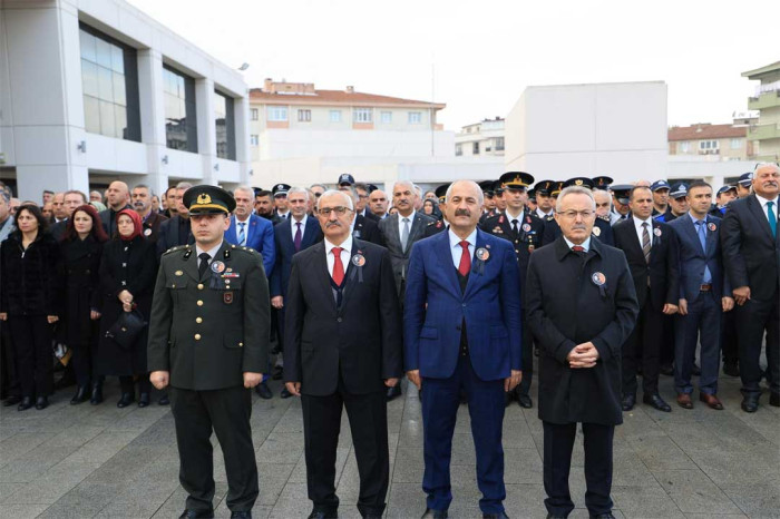 Gebze'de Atatürk saygı ve şükranla anıldı 