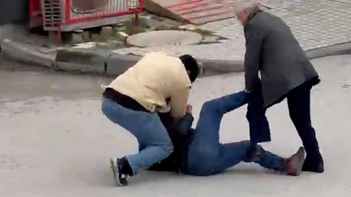  Sokak ortasında kavga