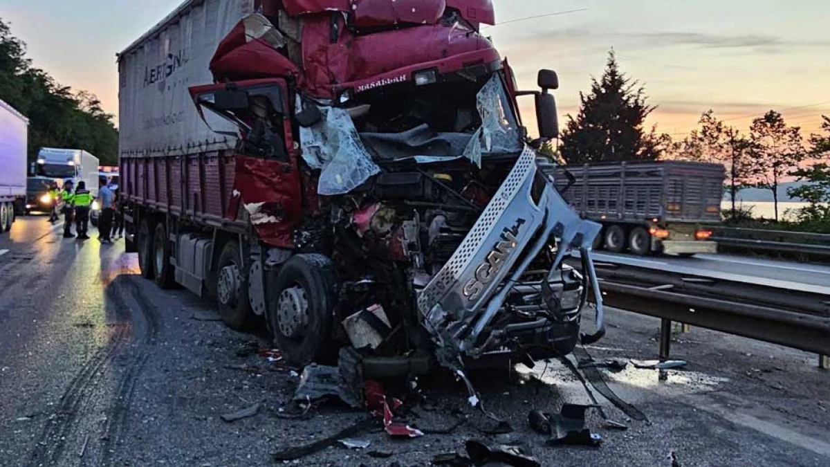 Feci kaza. Hurdaya döndü
