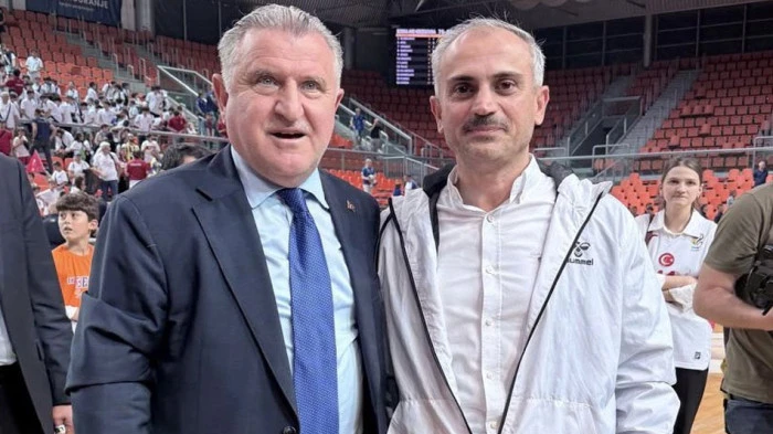 Başkan Çiftçi Bosna'da zafer coşkusunu Bakan'la paylaştı