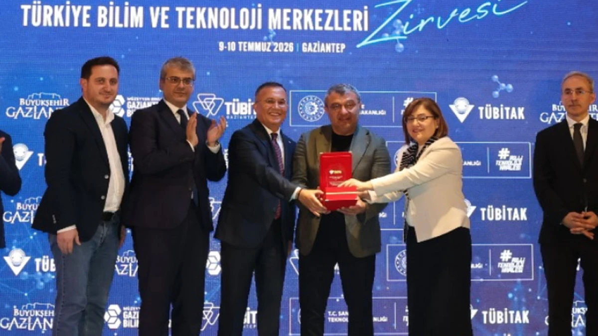 Kocaeli Büyükşehir ödülünü aldı