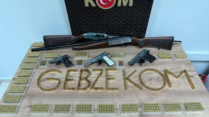 Gebze Emniyetinden silah kaçakçılarına operasyon