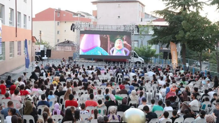 Gebzeli minikler açık hava sinema keyfinde buluştu  