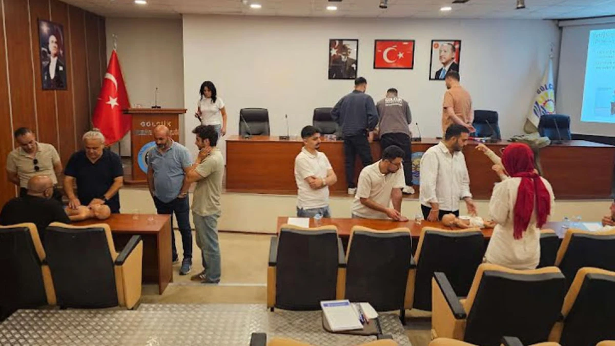 Gölcük Belediyesi Personeline İlk Yardım Eğitimi