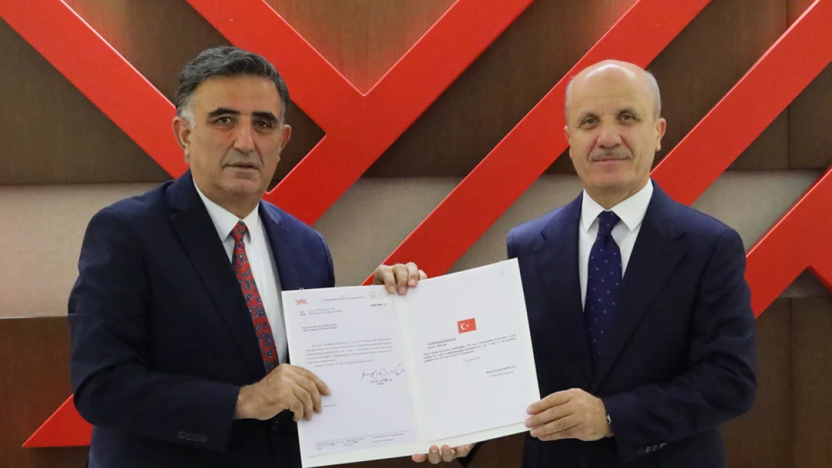 Gebze Teknik Üniversitesi Rektörü Mantar mazbatasını aldı