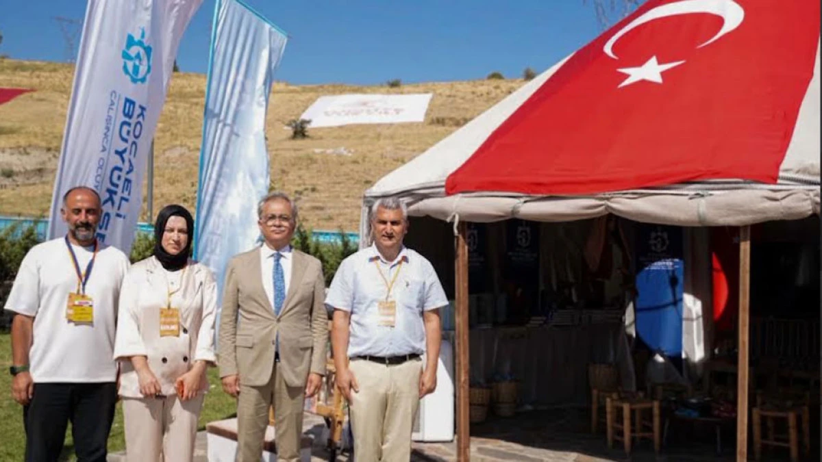 Büyükşehir'i Ahlat'ta Genel Sekreter Baraçlı temsil etti
