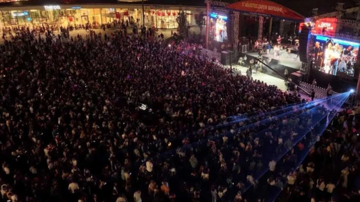 Kocaeli'de Zafer Bayramı çifte konserle taçlanacak