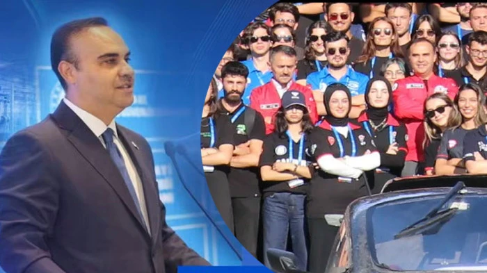 Bakan Kacır Gebze'de gençlere müjdeyi verdi