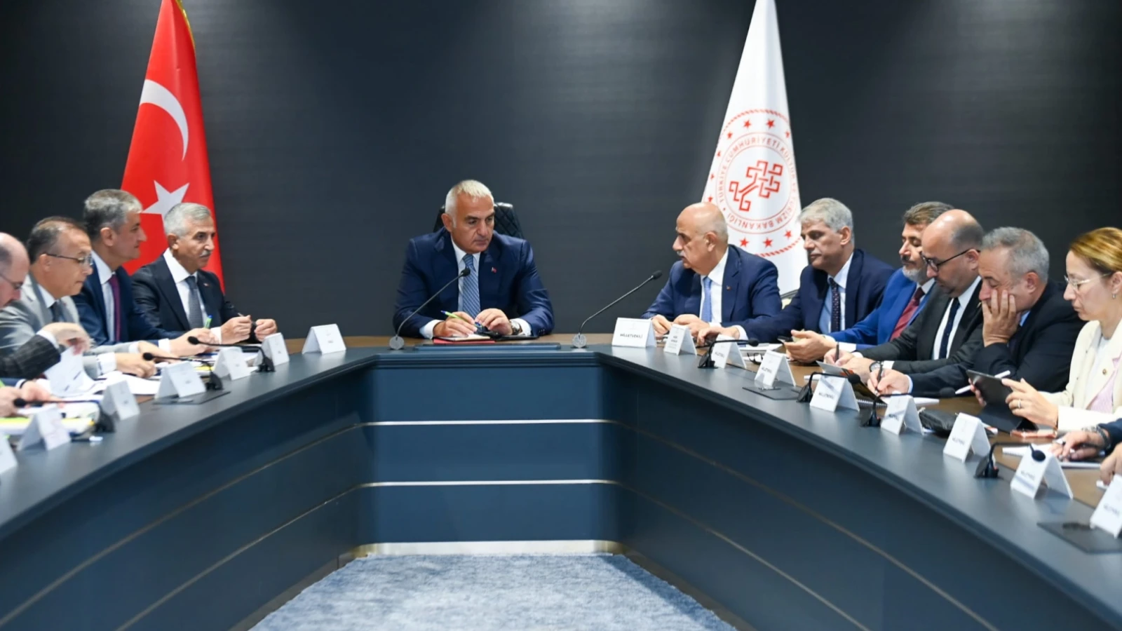 Bakan Ersoy Kahramanmaraş'ı dinledi