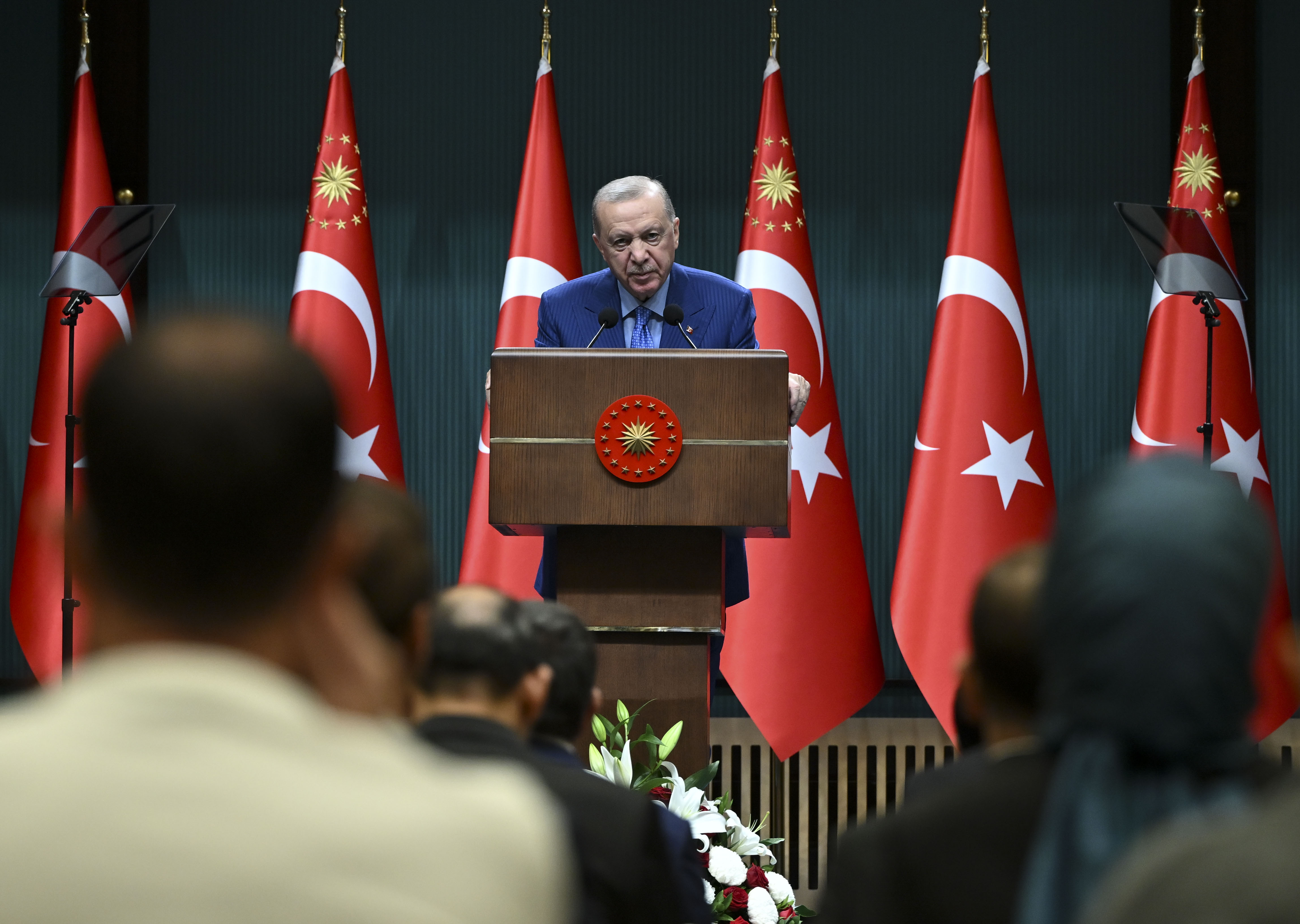 Erdoğan’dan fon krizi açıklaması: “Haksız kazanç sağlayanlar hesap verecek”
