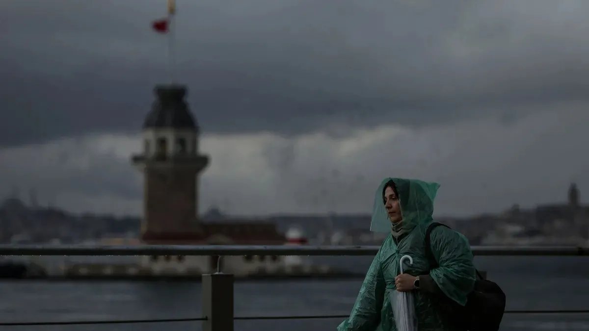 Meteoroloji'den kritik uyarı: İstanbul dahil birçok ilde şiddetli sağanak ve fırtına alarmı!