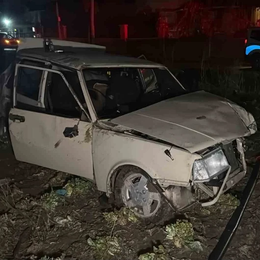 Eskişehir'de 'Dur' İhtarına Uymayan Sürücü Tarlaya Uçtu: 1 Yaralı