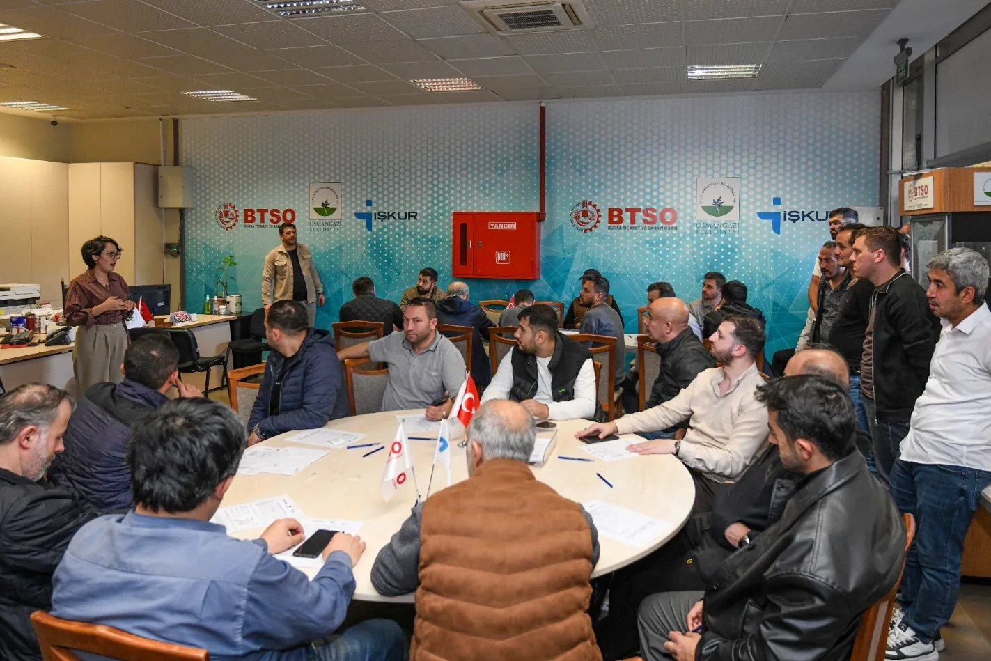 Osmangazi'de İstihdam Seferberliği: 60 Kişiye İş Kapısı Açıldı